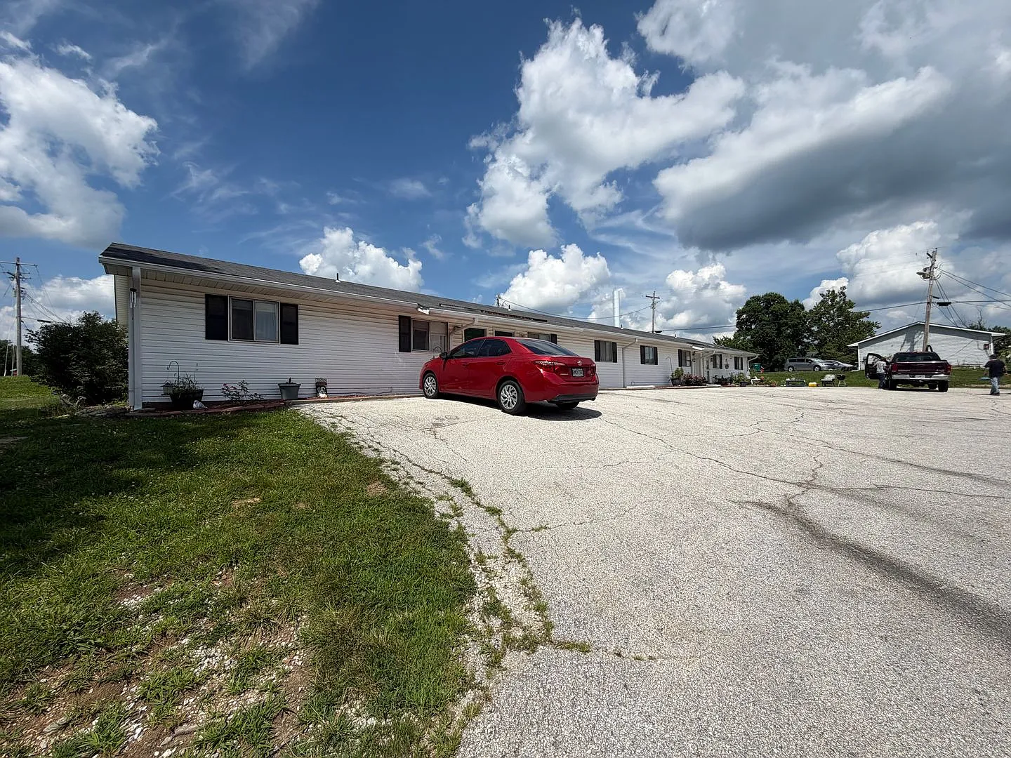 2 bedroom, 1 bath — Photo 2