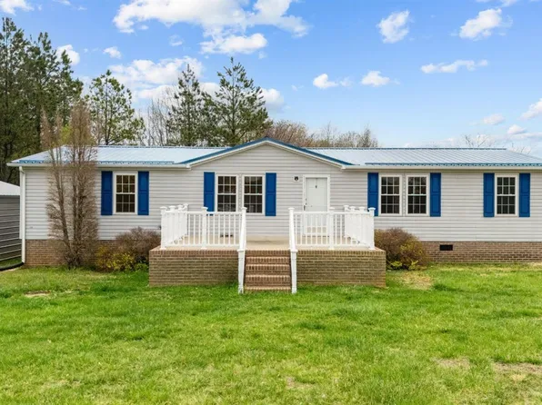 2780 Hodnetts Rd, Gretna, VA 24557