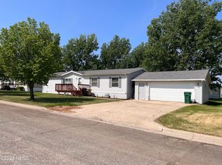 1101 34th St SW, Watertown, SD 57201