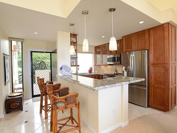 3rd image of 3300 Wailea Alanui Dr APT 2E