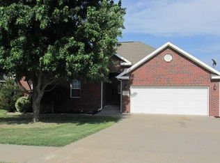 607 SW Duke Ave, Bentonville, AR 72712