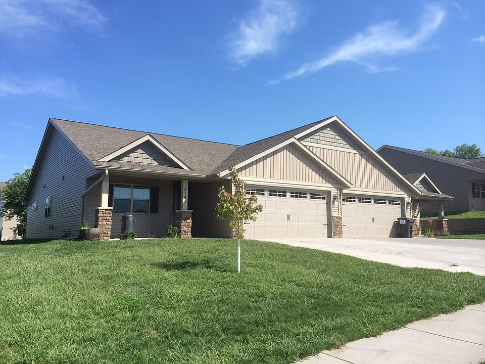 3135 White Oak Ln