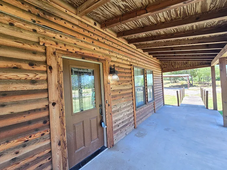 3505 Farmer Rd — Photo 2
