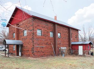 614 8th St, Springfield, SD 57062