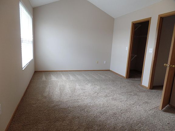 3rd image of 171 Prairiecreek Way