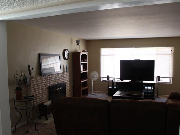 2nd image of 584 Lupin Ln