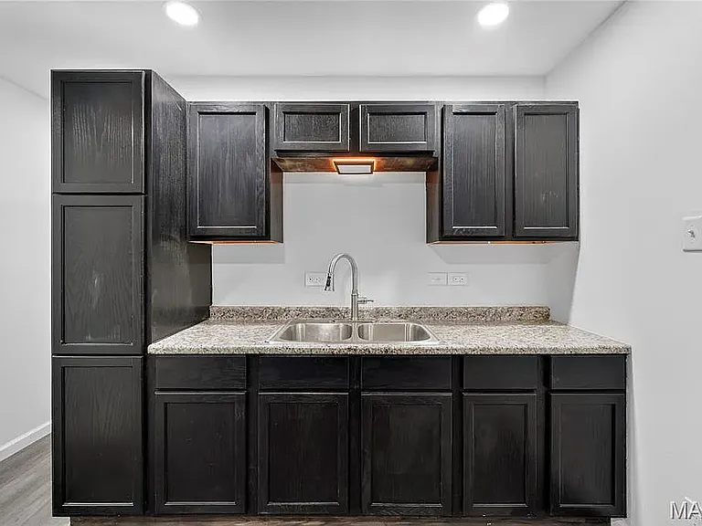 2412 Mousette Ln — Photo 12