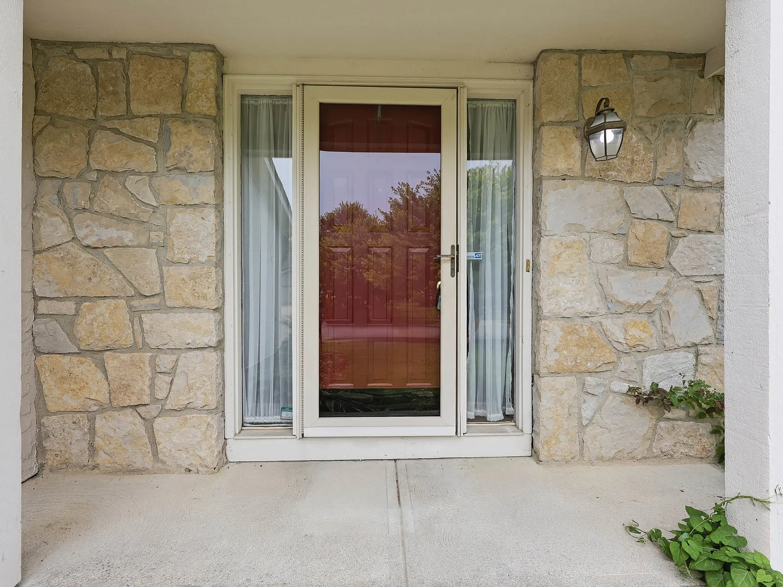 4 bed, 3.5 bath, 2348 sqft, $3,500 — Photo 3