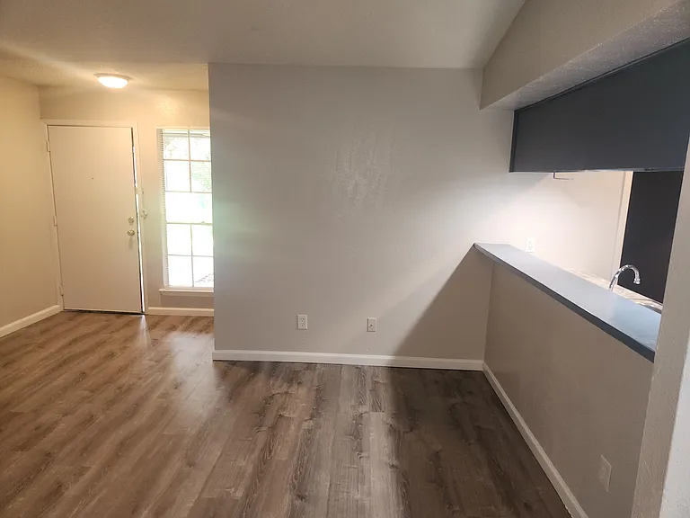 River Oaks Apartments — Photo 38