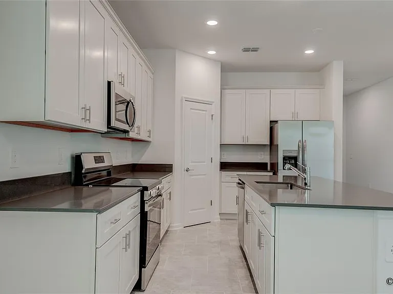 2207 Sweet Honey Ln — Photo 17