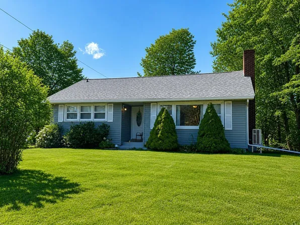 54 Waterloo St, Queens, NS B0T 1K0
