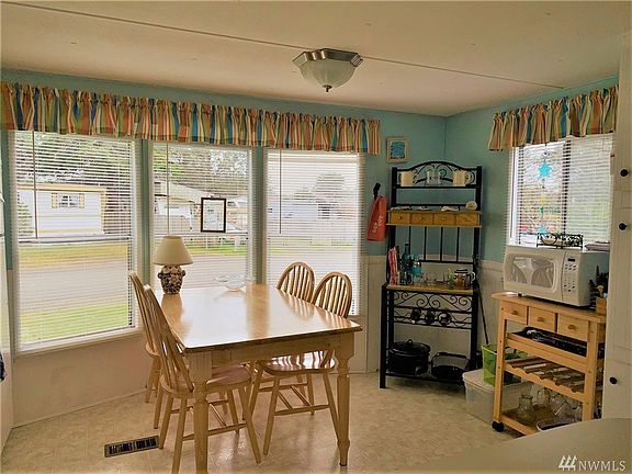 5th image of 852 Trinidad Ct SE