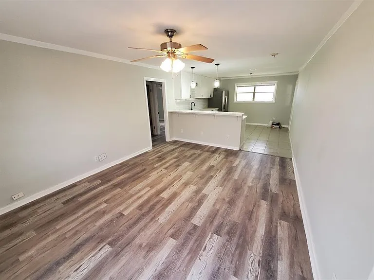 4511 Avenue R 1/2 — Photo 14