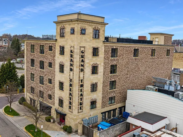 11 S 1st St Unit 305, Grand Haven, MI 49417