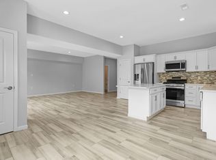 165 Lakeside Rd #4, Hewitt, NJ 07421