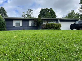 8001 Luscombe Dr, Knoxville, TN 37919