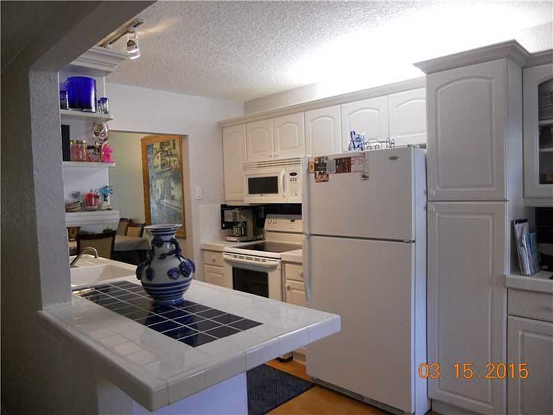 2nd image of 161 Lakeview Dr APT 101