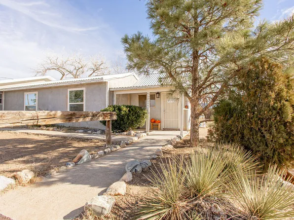 3 T J Ln, Los Lunas, NM 87031