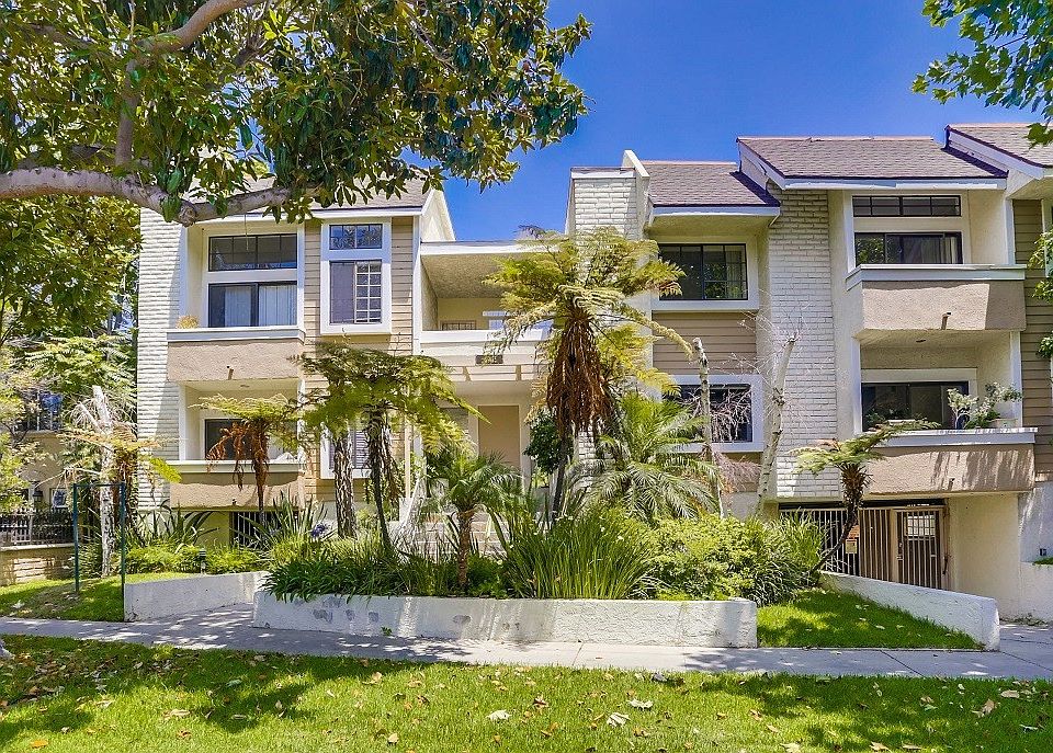 1st image of 14945 Moorpark St APT 105