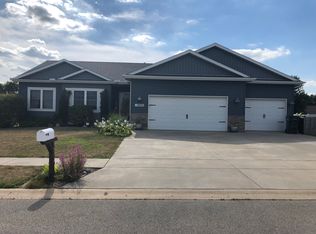 1805 Hunters Trce, Pekin, IL 61554