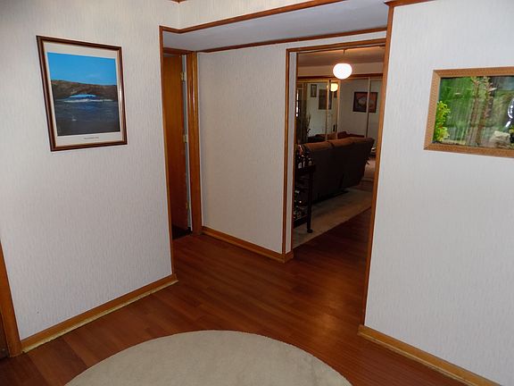 2nd image of 14 Saddle Rock Dr