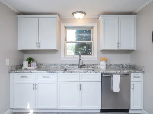 225 Boston Rd, Springfield, MA 01109