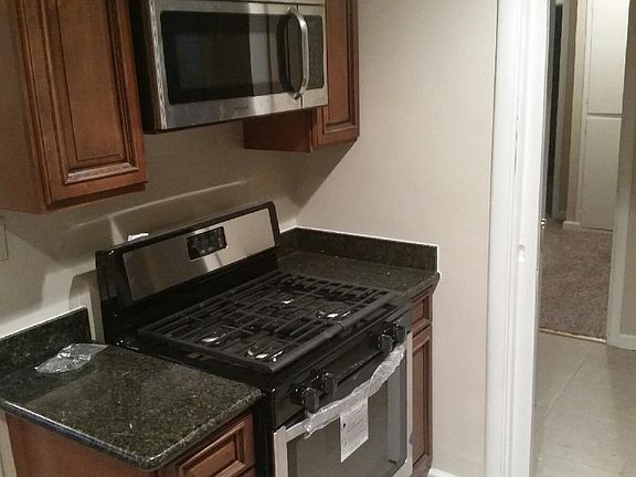 4th image of 2905 N Franklin Ave