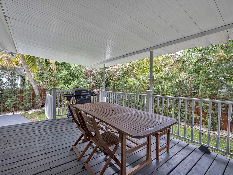1031 NE Little River Dr — Photo 19