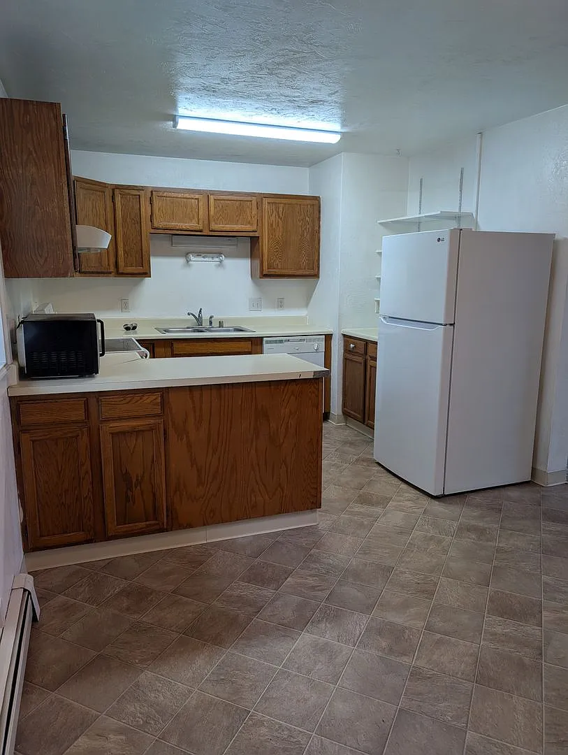 27th Ave 1025 — Photo 2