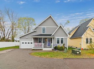 14 Covington Ct, Westerly, RI 02891