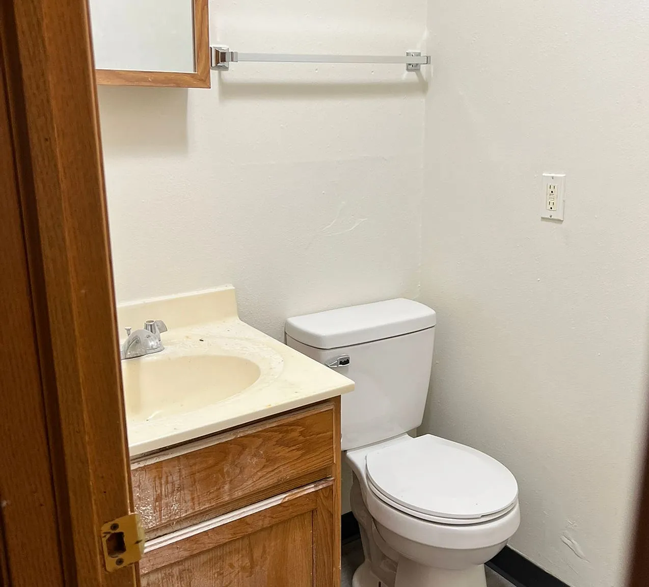 3 Bd Townhome — Photo 3