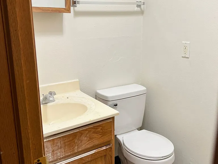 3 Bd Townhome — Photo 3