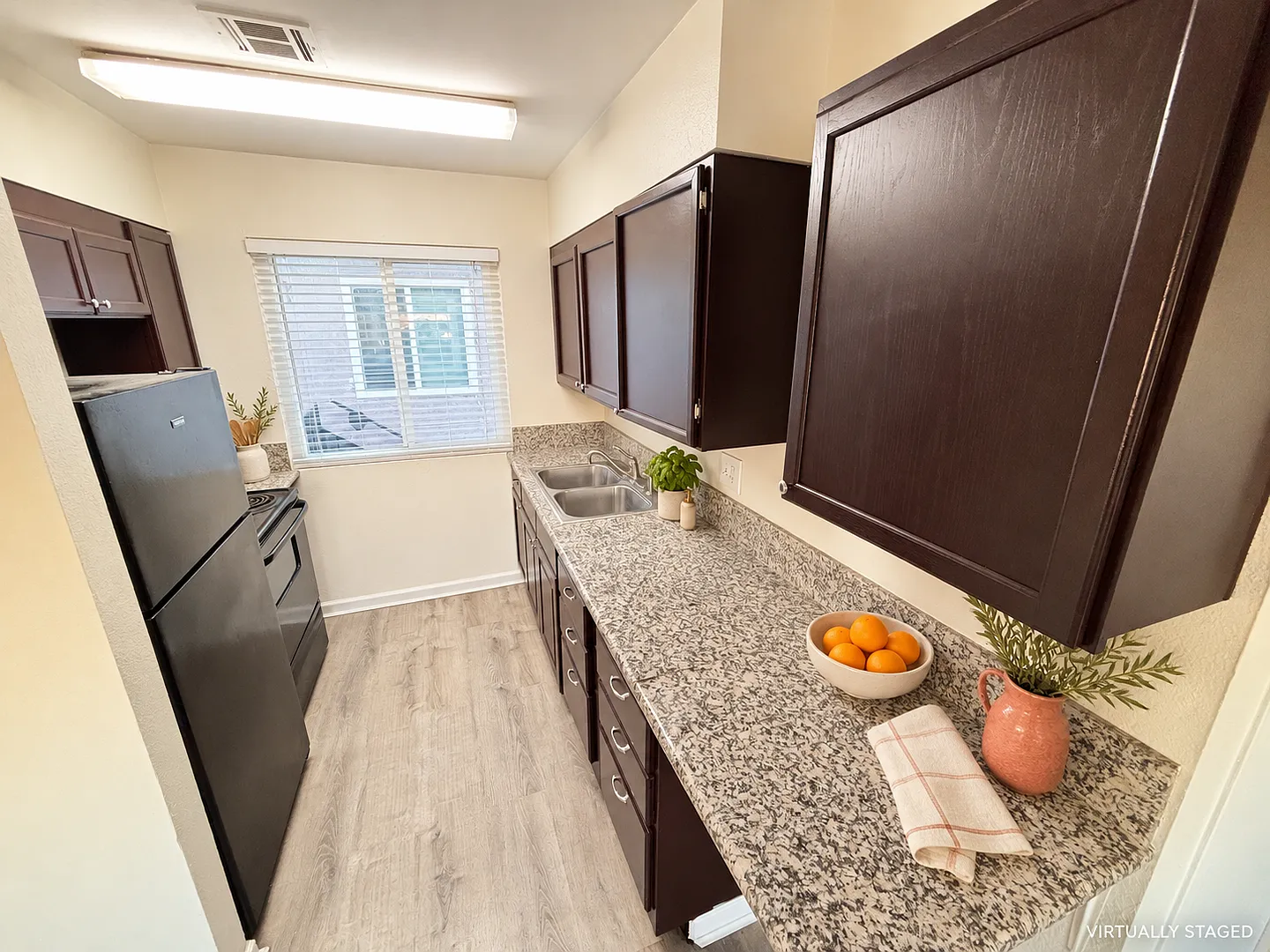 225 E Foster Ave. Unit 4 — Photo 3