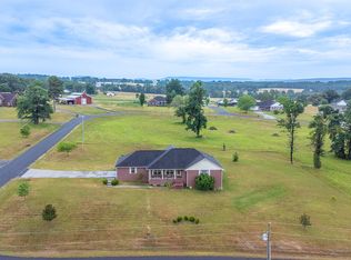 115 W Clover Leaf Dr, London, AR 72847