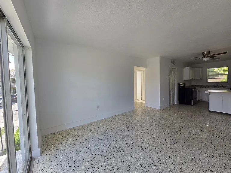 8315 NE Miami Ct #4 — Photo 11