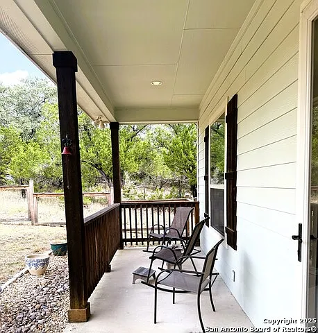 186 Lakeview Rd — Photo 3