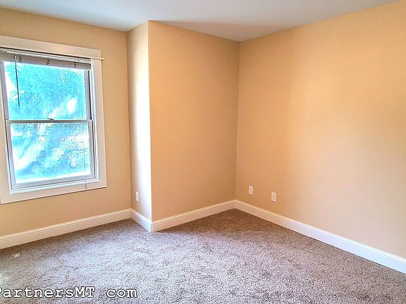 4th image of 401 W College St #B