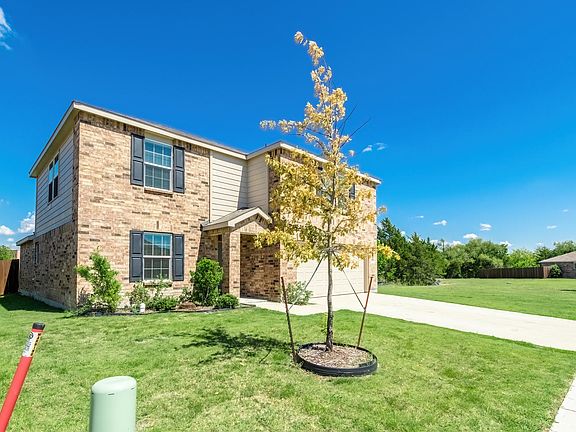 3rd image of 202 Waxberry Dr