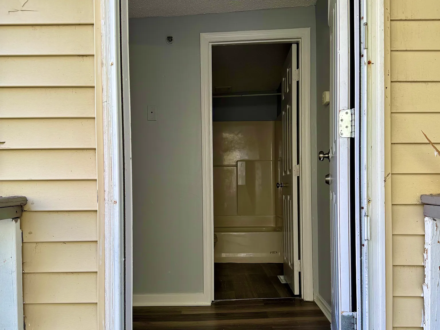 2 bed, 1125 sqft, $1,750 — Photo 3
