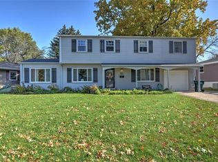 337 E Holiday Dr, Decatur, IL 62526