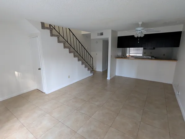 4508 Tierra Verde St, Bakersfield, CA 93301