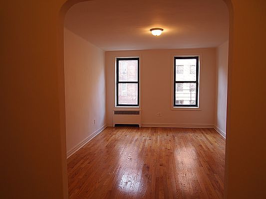 4th image of 245 Seaman Ave APT 4B