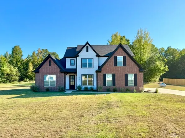 551 Centerline Roper Loop, Byhalia, MS 38611