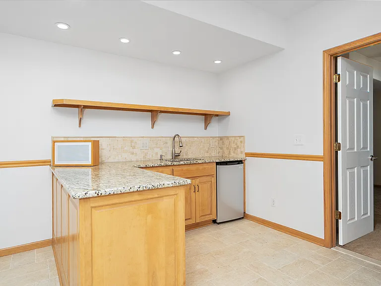 1101 Stonecreek Dr — Photo 29
