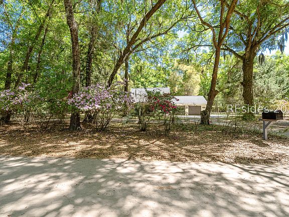 5th image of 32 W Cedar Rd