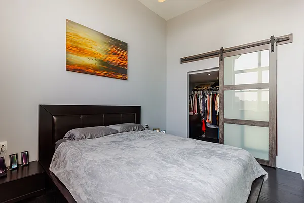 Sold by Grandeur Realty Inc | media 7