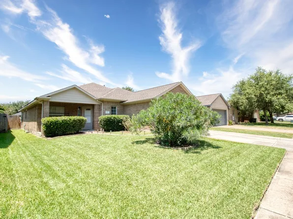 7911 Pelican Ln, Baytown, TX 77523