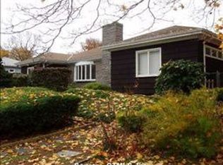 29 Aitchison Dr, New London, CT 06320
