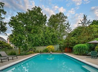 6 Highfield Ct, Cockeysville, MD 21030