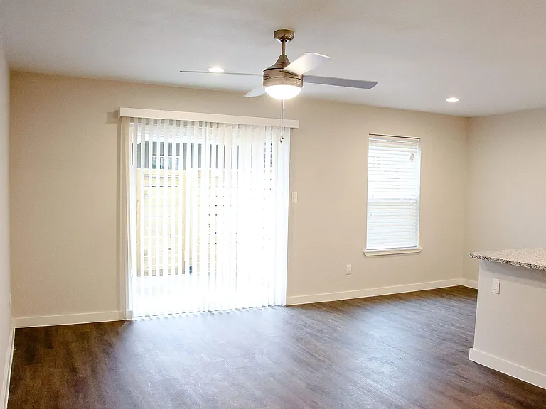 Central Park Apartments — Photo 10